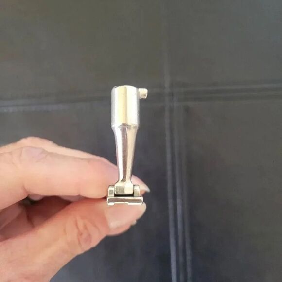 Bernina 174 4mm Lap Felled Seam Old Style Presser Sewing Machine Foot - Picture 4 of 7